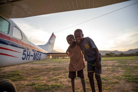 kids with plane