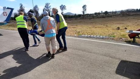 Carrying of the patient to the aircraft