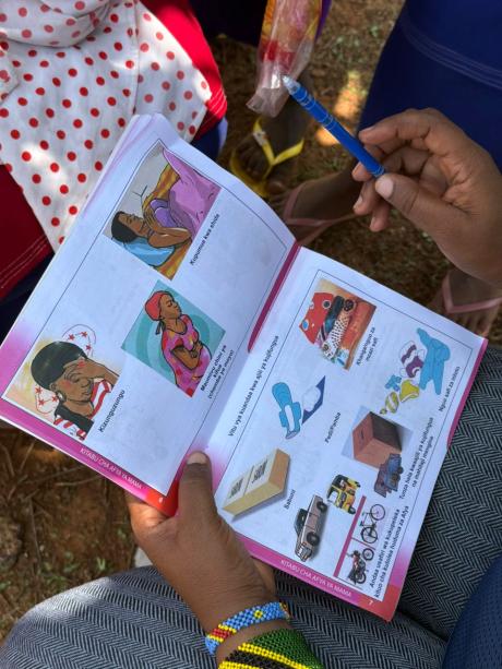 New visual maternity cards